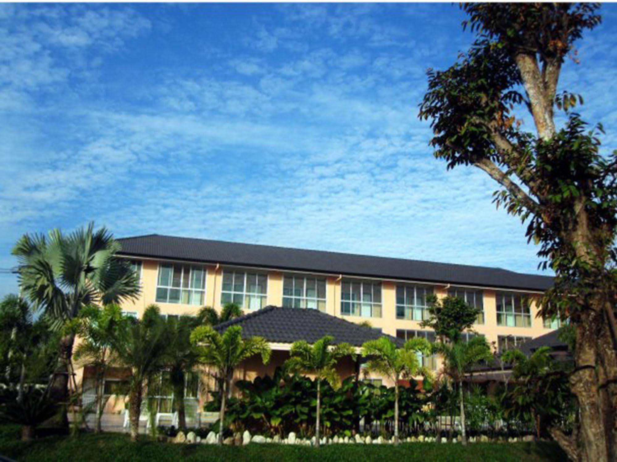 The Victory Hotel Ban Muang Daeng ภายนอก รูปภาพ