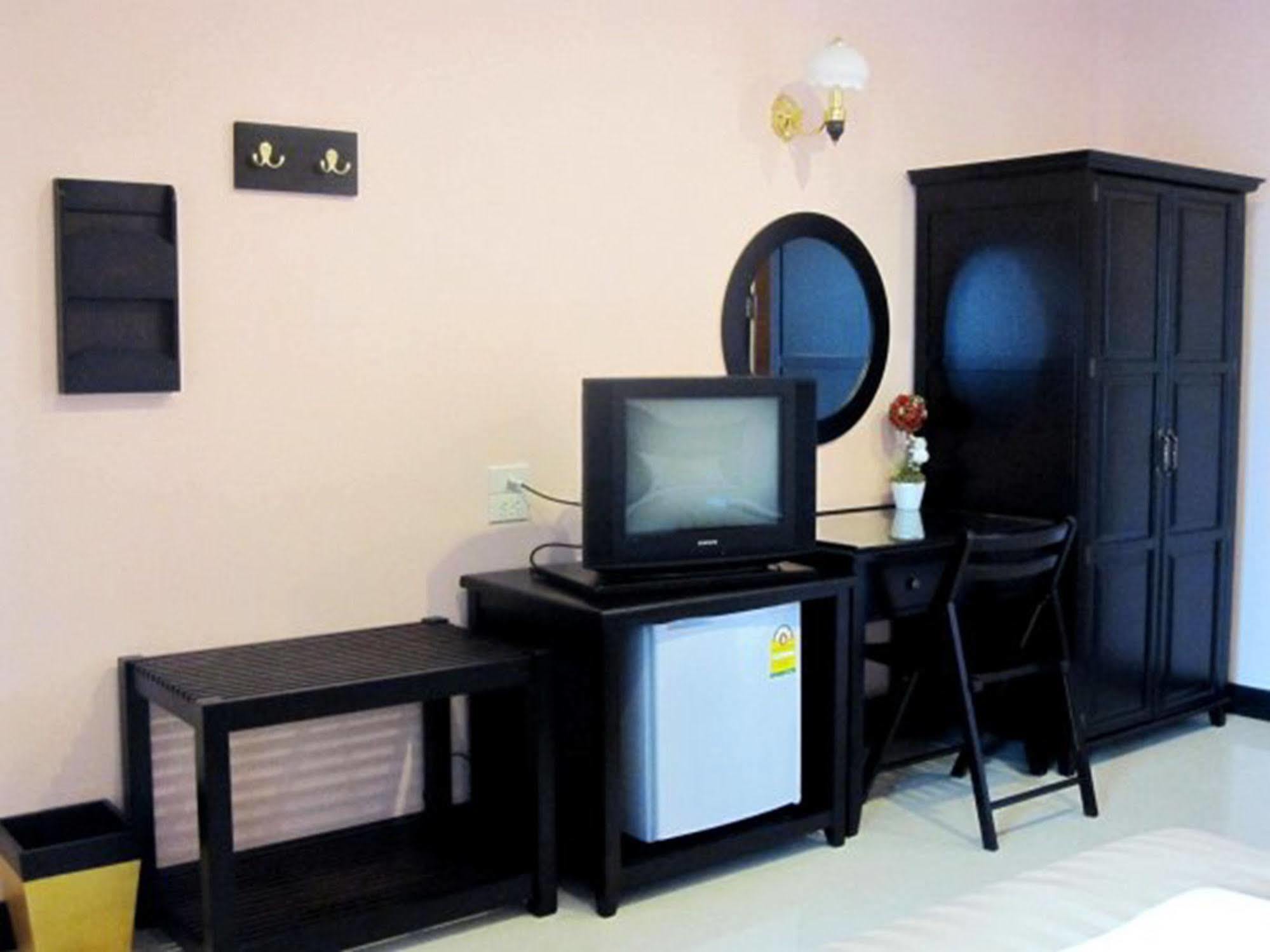 The Victory Hotel Ban Muang Daeng ภายนอก รูปภาพ