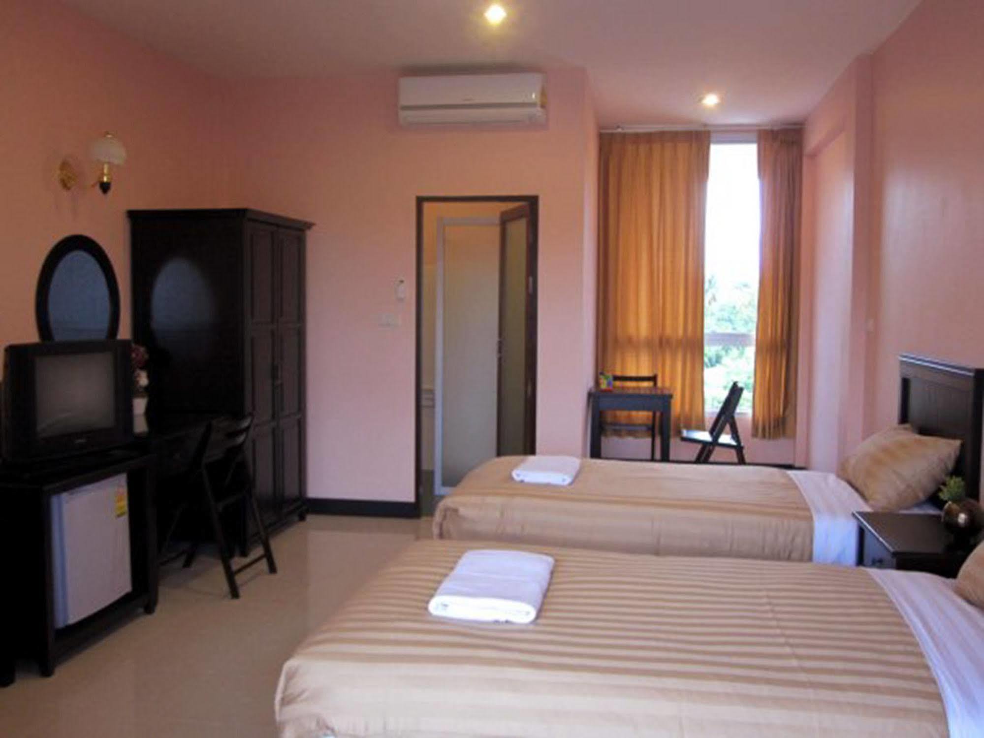 The Victory Hotel Ban Muang Daeng ภายนอก รูปภาพ