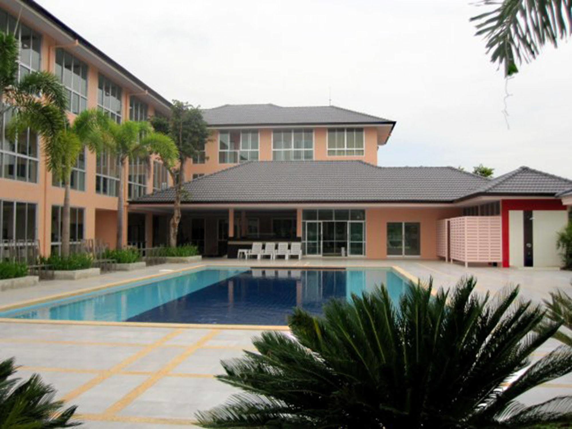 The Victory Hotel Ban Muang Daeng ภายนอก รูปภาพ